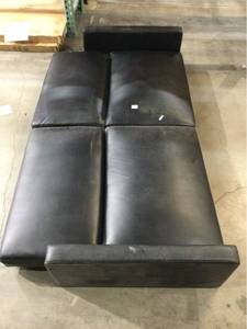 lot 5531 image: Futon Couch