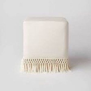 lot 7520 image: Westchester Fringe Cube