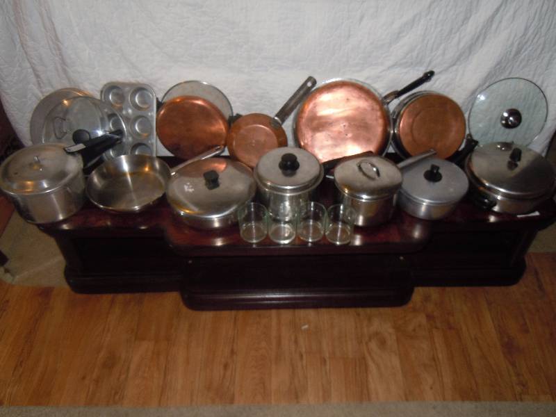 lot 524 image: Pots and Pans Lot