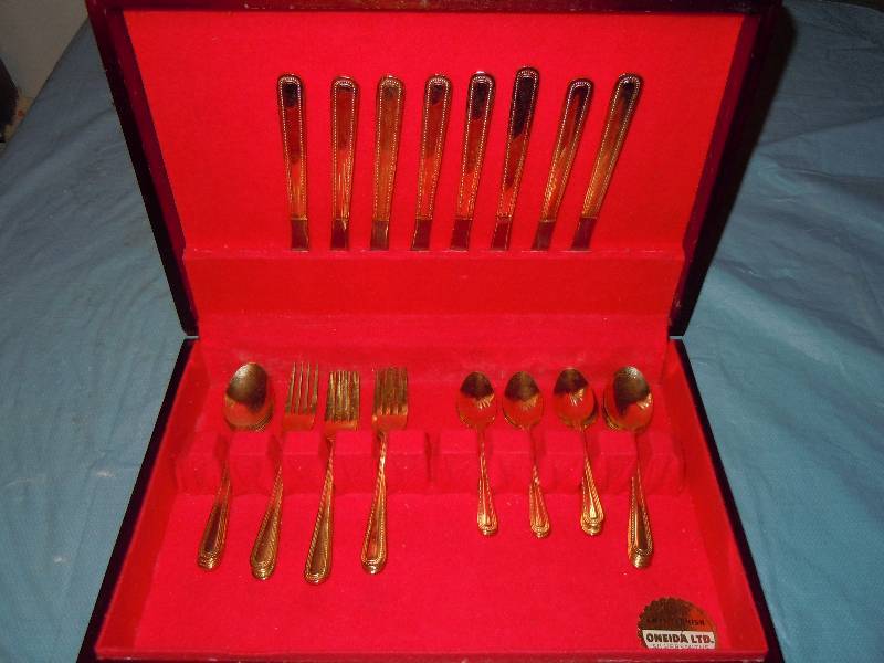 lot 900 image: Silverware Set
