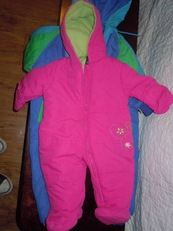 lot 528 image: Kid Snowsuit Lot