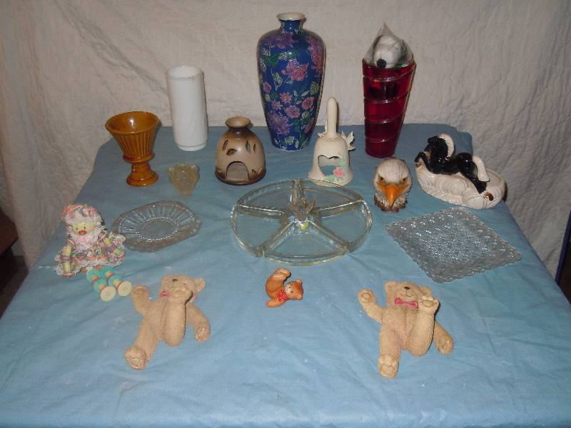 lot 532 image: Lot of Home Dcor