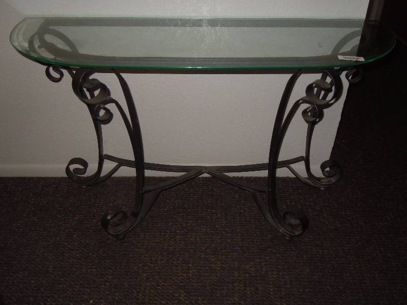 lot 20 image: Glass Entry Table