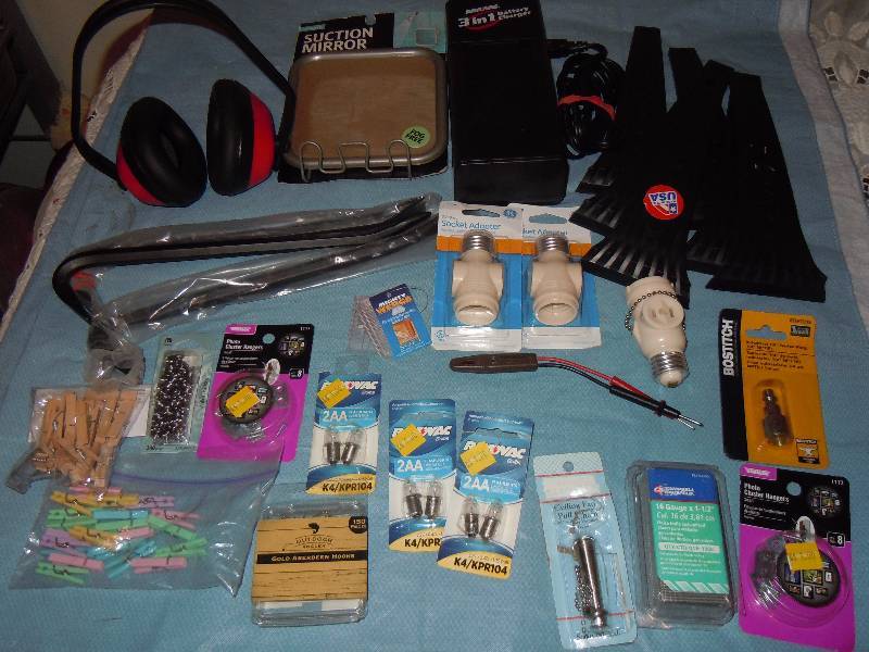 lot 504 image: Lot of Random Items