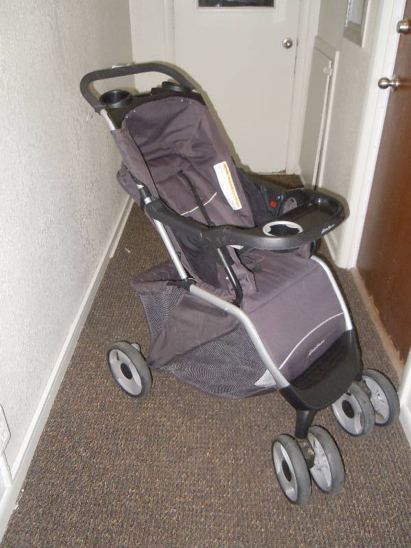 lot 515 image: Baby Stroller