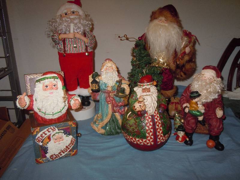 lot 521 image: Xmas Items Lot