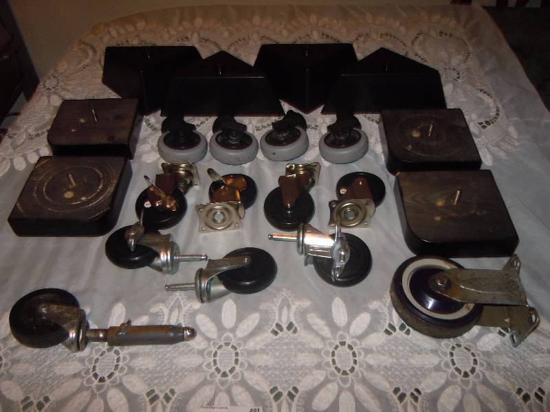 lot 491 image: Casters and more