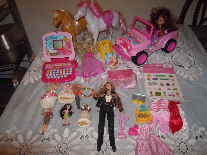 lot 493 image: Lot of Kids Items