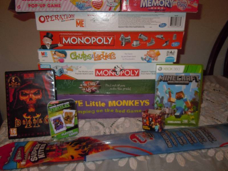 lot 1087 image: Huge Lot of Games