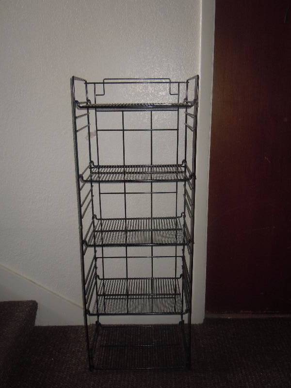 lot 496 image: Merchandise Rack