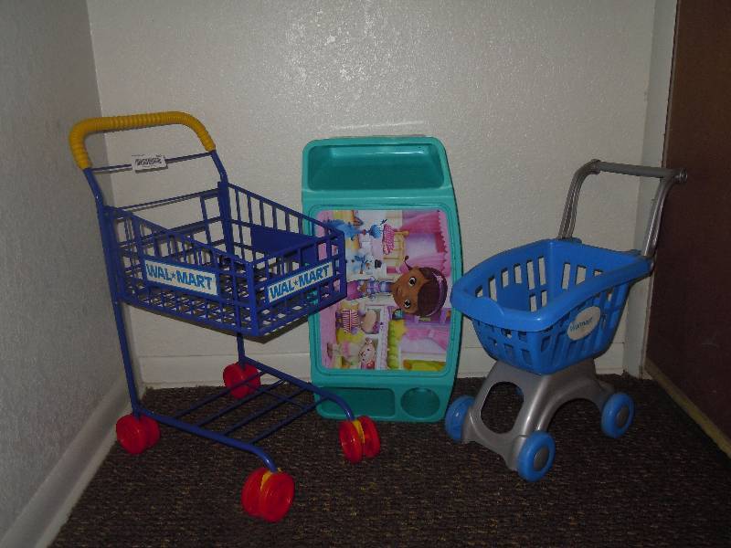 lot 566 image: Kids Lot