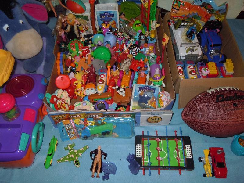 lot 589 image: Large Lot of Toys