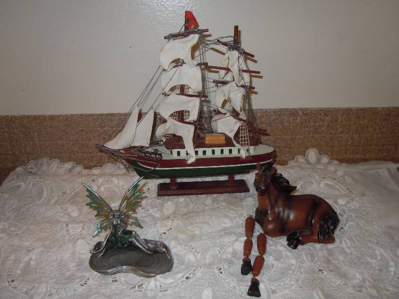 lot 567 image: Lot of Home Dcor