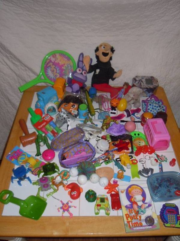 lot 669 image: Large Lot of Toys