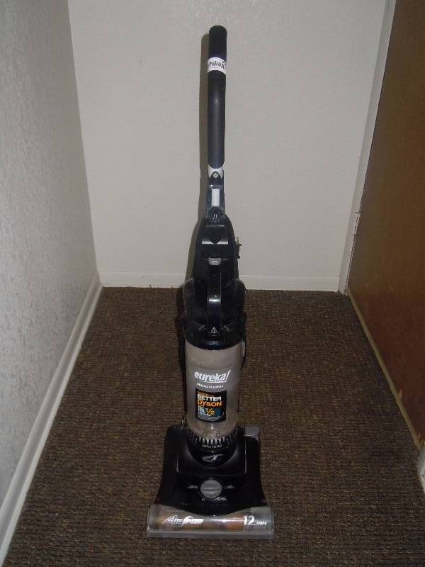 lot 651 image: Vacuum Cleaner