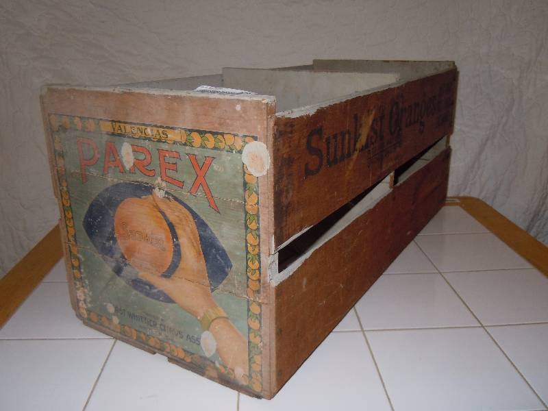 lot 538 image: Vintage Box