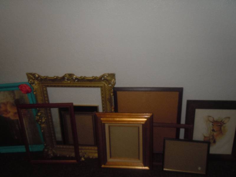 lot 583 image: Lot of Frames