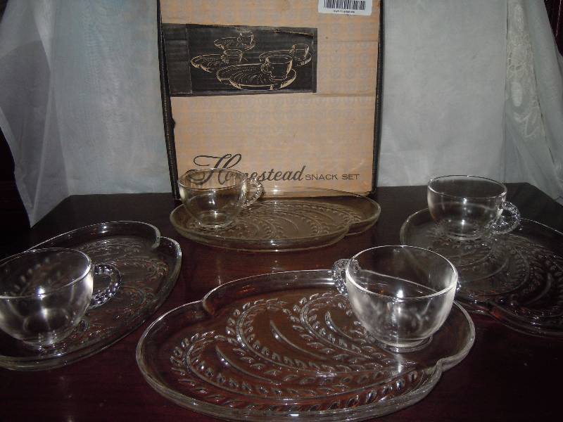 lot 547 image: Lot of Glassware