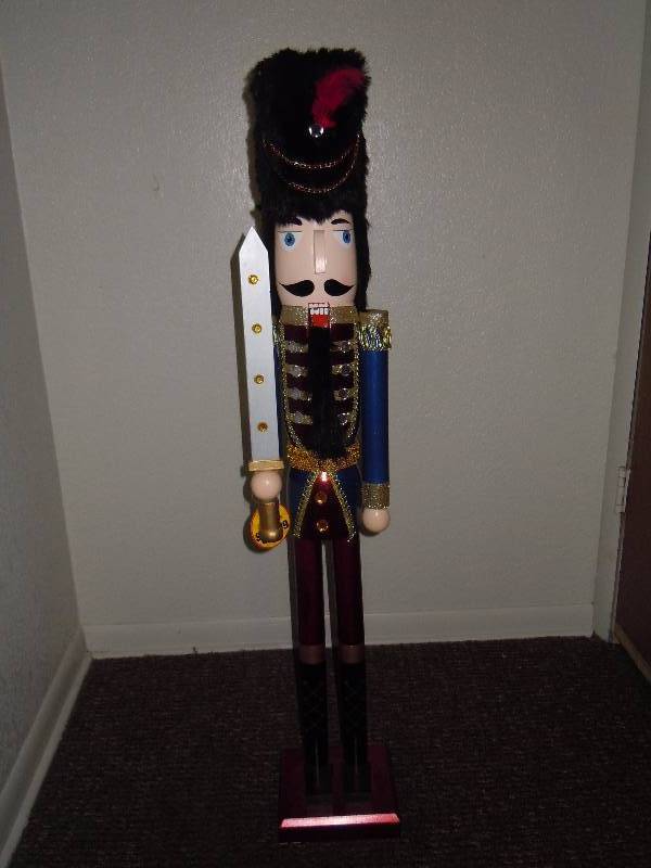 lot 664 image: Nutcracker