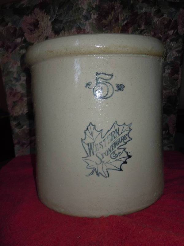 lot 19 image: Western #5 Crock