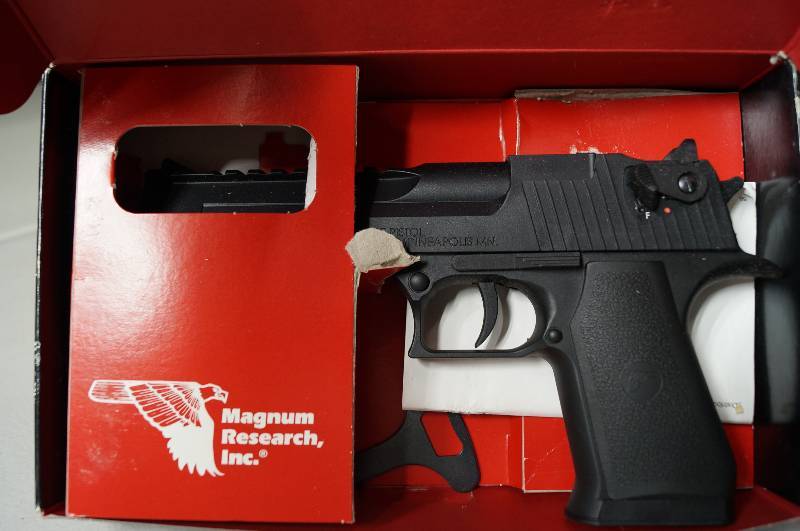 lot 6003 image: Magnum Research Desert Eagle