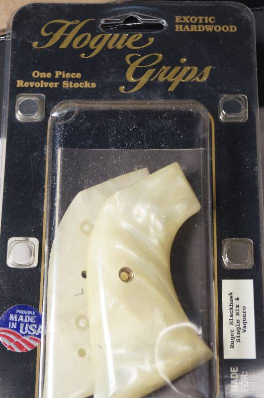 lot 6029 image: Ruger Blackhawk Grips