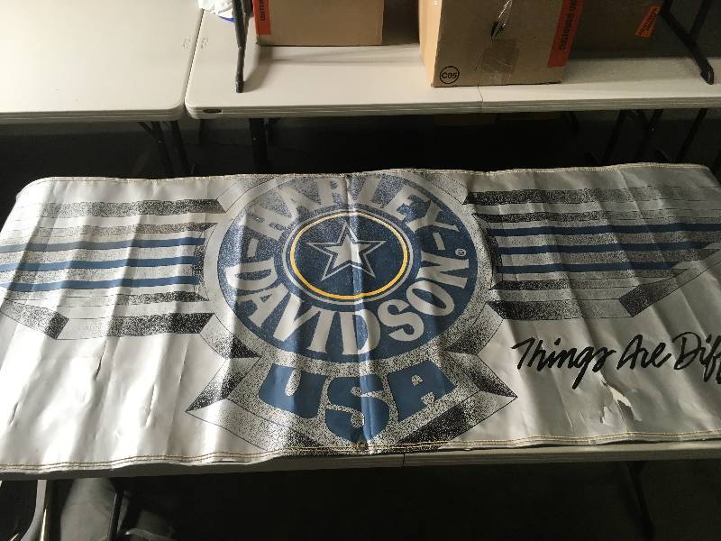 lot 6087 image: Harley Davidson Banner
