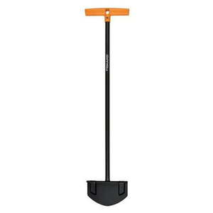 lot 1457 image: Fiskars 98936935 38.62 in. Extended Reach Edger