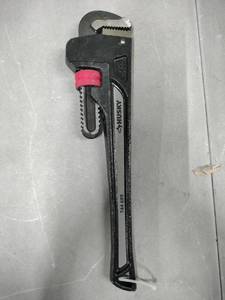 lot 1533 image: Husky 14 in. Improved Pipe Wrench