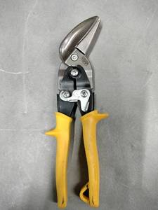 lot 1477 image: Wiss M8OS Offset Straight Aviation Snips