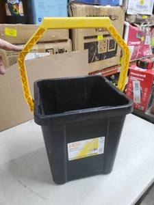 lot 2140 image: HDX 7 Gallon Job Tote