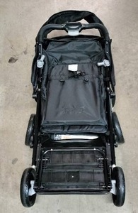 lot 3237 image: Baby Trend Baby Stroller