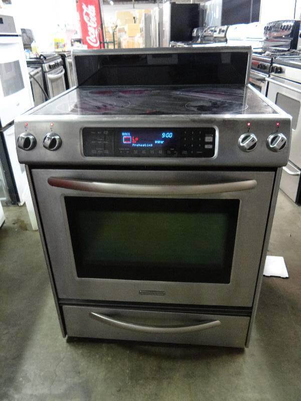 lot 8404 image: Kitchenaid Household 4 Burner Electric Convection Oven
