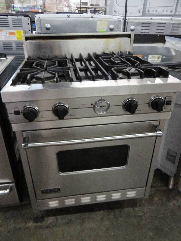 lot 8406 image: Viking Professional Stainless 4 Burner Natural Gas Range