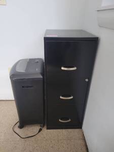 lot 15578 image: Office Max OM04692 Paper Shredder and a Black 3-Drawer Filing Cabinet