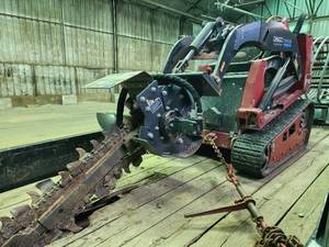 lot 2014 image: 2016 Model 22328 TORO Dingo Wide Track TX-1000 Vertical Lift