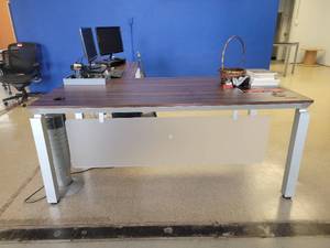 lot 15604 image: L-Shaped Aluminum Base Office Desk W a Dark Brown Wood Laminate Top