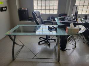 lot 15615 image: L-Shaped Glass Top Office Desk W Metal Base