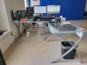 lot 15624 image: L-Shaped Glass Top Office Desk W Metal Base
