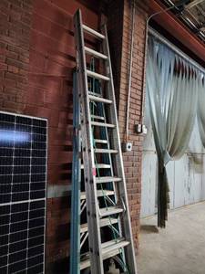 lot 2080 image: Werner Single and Extention Ladder12ft