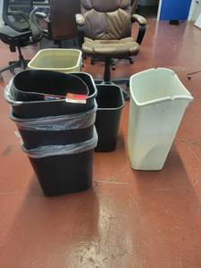 lot 15666 image: An Assortment of 11 Trash Bins