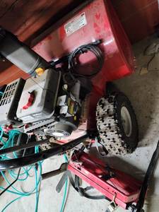 lot 47023 image: Yard Machines 26in - 208cc Two-Stage Snow Blower with Electric Start