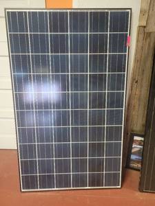 lot 15689 image: Hyundai HIS-M260RG Solar Panel