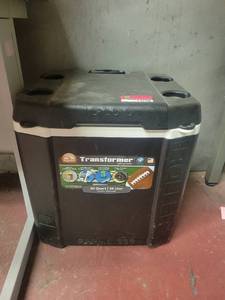 lot 15708 image: Igloo Transformer Wheeled Coller, 60 Quart