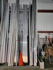 lot 15773 image: Lot of 28 Iron Ridge Rails&nbsp