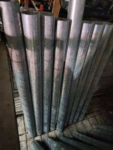 lot 47081 image: Lot of 16  2 14in 35in Galvanized Steel Poles