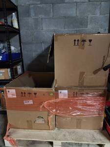 lot 47060 image: Lot of Enphase Wiring
