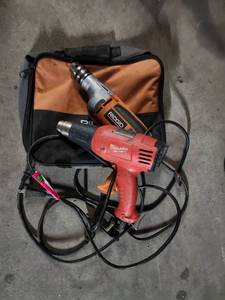 lot 47065 image: Rigid R7000 Drill and a Milwaukee Heat Gun