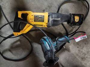 lot 47066 image: Makita GV4010 Sander and a Dewalt Sawzall