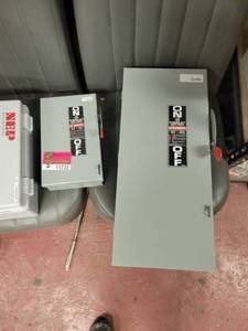 lot 15733 image: Lot of 2 GE Safety Switches